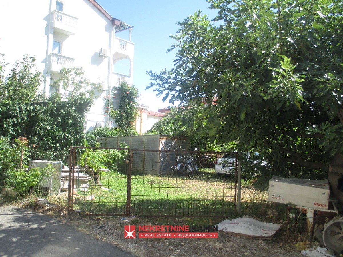 Urbanised Plot of 313 m² for a Family Home, Lazi, Budva